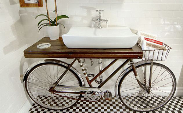ตกแต่งห้องน้ำ ด้วยจักรยานคันเก่า
