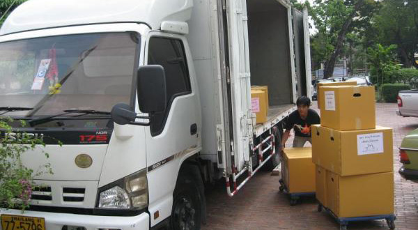 ย้ายบ้าน-เก็บของขึ้นรถ