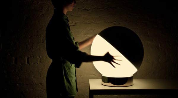 สัมผัสแสงสว่าง