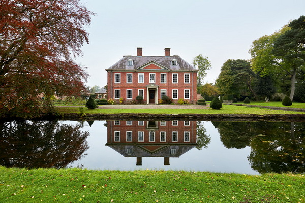 เปิดบ้านควีนแอนน์ของผู้เชี่ยวชาญด้านอาคารประวัติศาสตร์และการตกแต่งภายใน