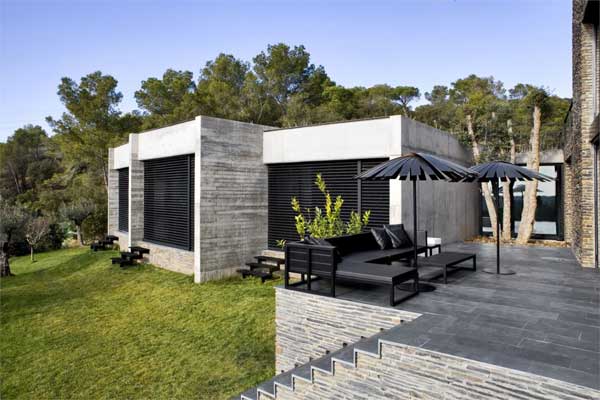 บ้านสไตล์โมเดิร์นติดธรรมชาติ