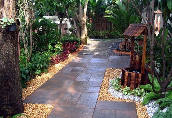 จัดสวนริมรั้ว