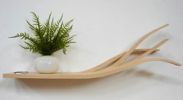 แต่งห้องนั่งเล่น ด้วยชั้นวางของแบบติดผนัง สุดโมเดิร์น