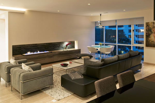 โต๊ะนั่งเล่น โคมไฟ กระจก พรม