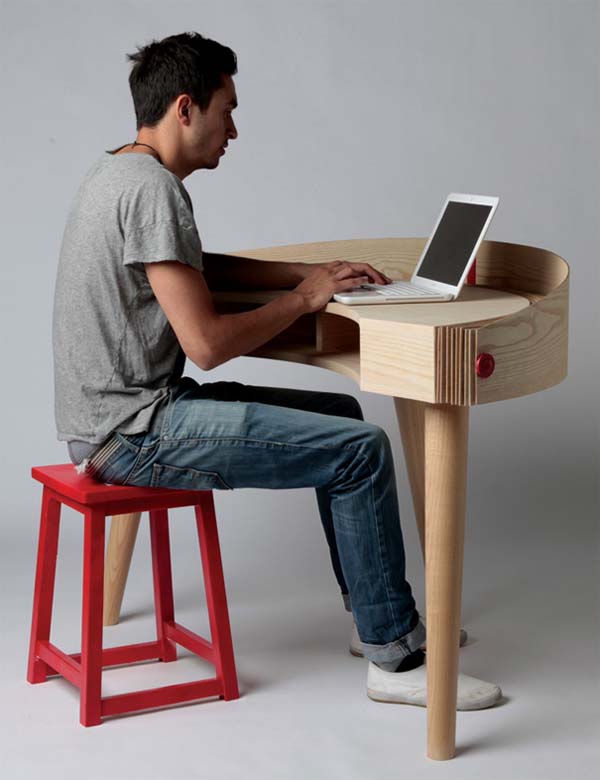 โต๊ะทำงาน