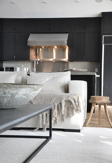 ตู้เก็บของแบบบิ้วท์อินในห้องครัว ตู้เก็บของแบบบิ้วท์อินในห้องครัว