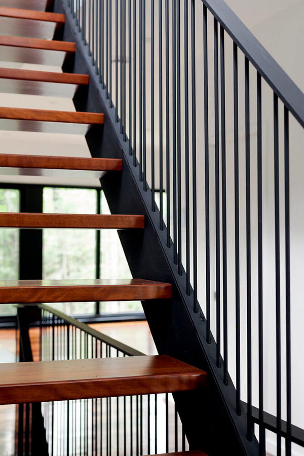 บันไดไม้