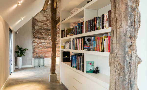 ตู้หนังสือสีขาว