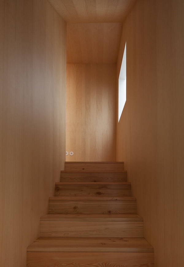 บันไดไม้