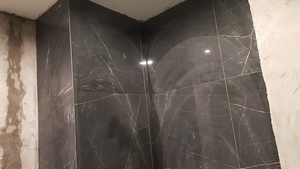 ปูกระเบื้องห้องน้ำ