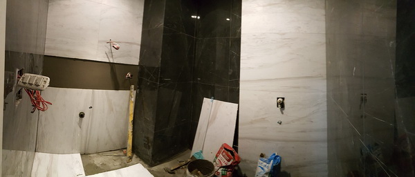 ปูกระเบื้องห้องน้ำ