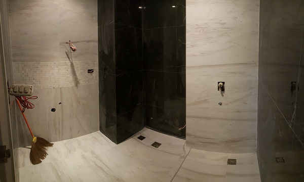 ปูกระเบื้องห้องน้ำ