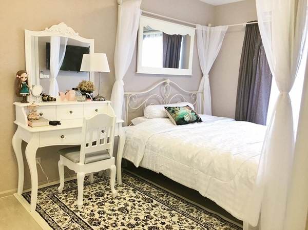 โต๊ะเครื่อแป้ง