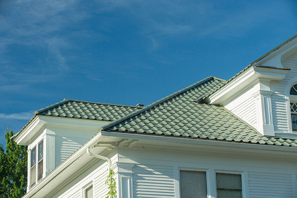 ปัญหากระเบื้องหลังคาสีลอก