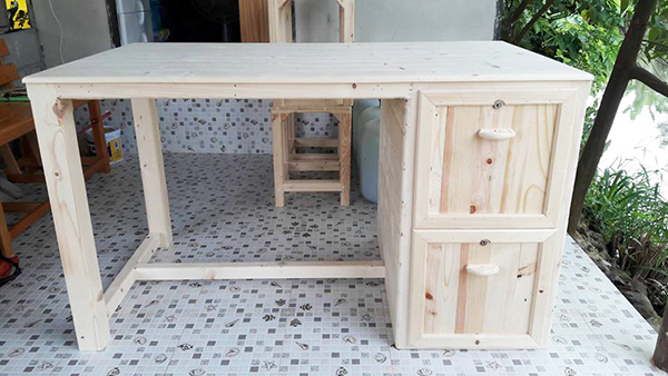 โต๊ะทำงาน ไม้สน โต๊ะทำงาน ไม้สน