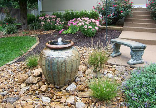 ตกแต่งสวนสวย ด้วยน้ำพุ