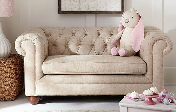 โซฟาตัวเล็กๆ กับพื้นที่จำกัด