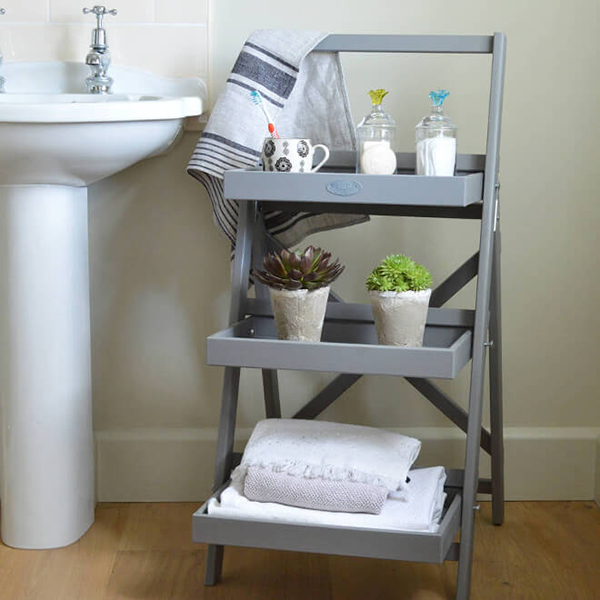 ไอเดียการใช้บันไดแต่งห้องน้ำ