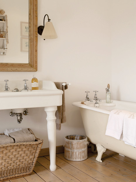 ก๊อกน้ำ อ่างอาบน้ำ โคมไฟ กระจก ก๊อกน้ำ อ่างอาบน้ำ โคมไฟ กระจก