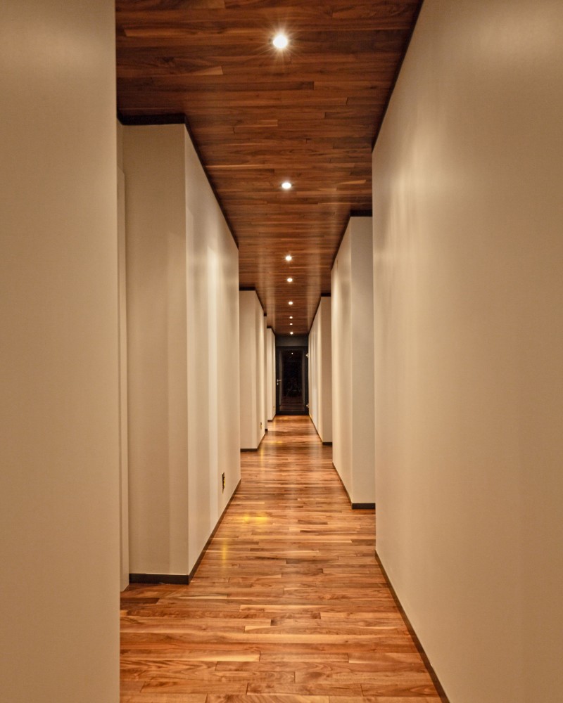 พื้นไม้ ผนัง หลอดไฟ พื้นไม้ ผนัง หลอดไฟ