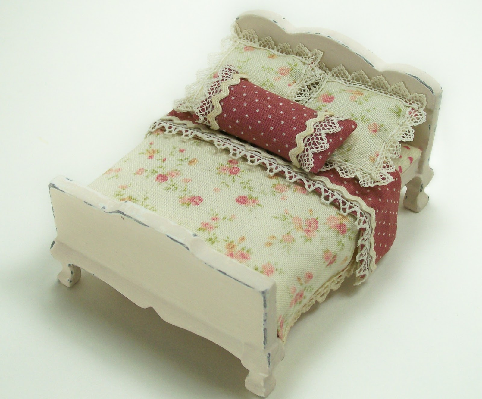 เตียงนอนจิ๋ว เตียงนอนจิ๋ว