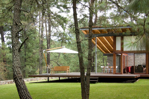 นอกชาน นอกชาน