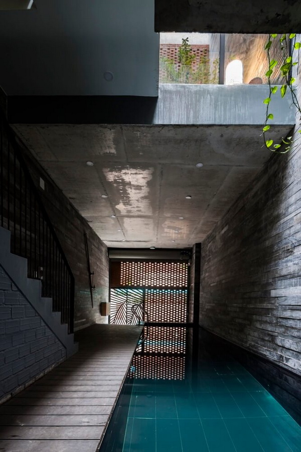 สระว่ายน้ำในบ้าน สระว่ายน้ำในบ้าน