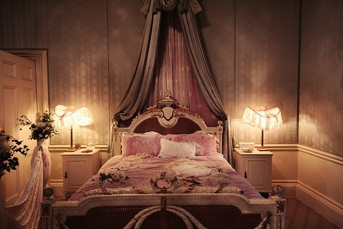 เทคนิคแต่งห้องนอนให้โรแมนติก