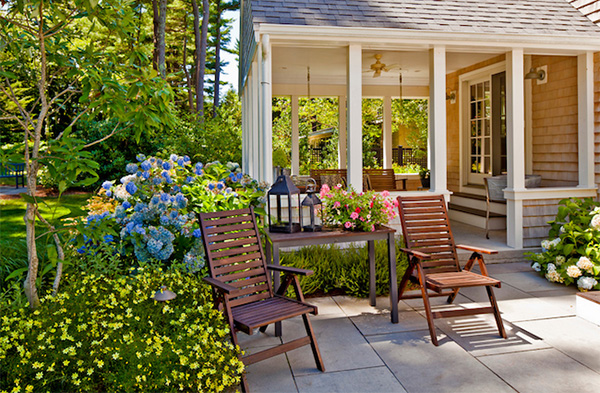 มุมนั่งเล่นในสวน